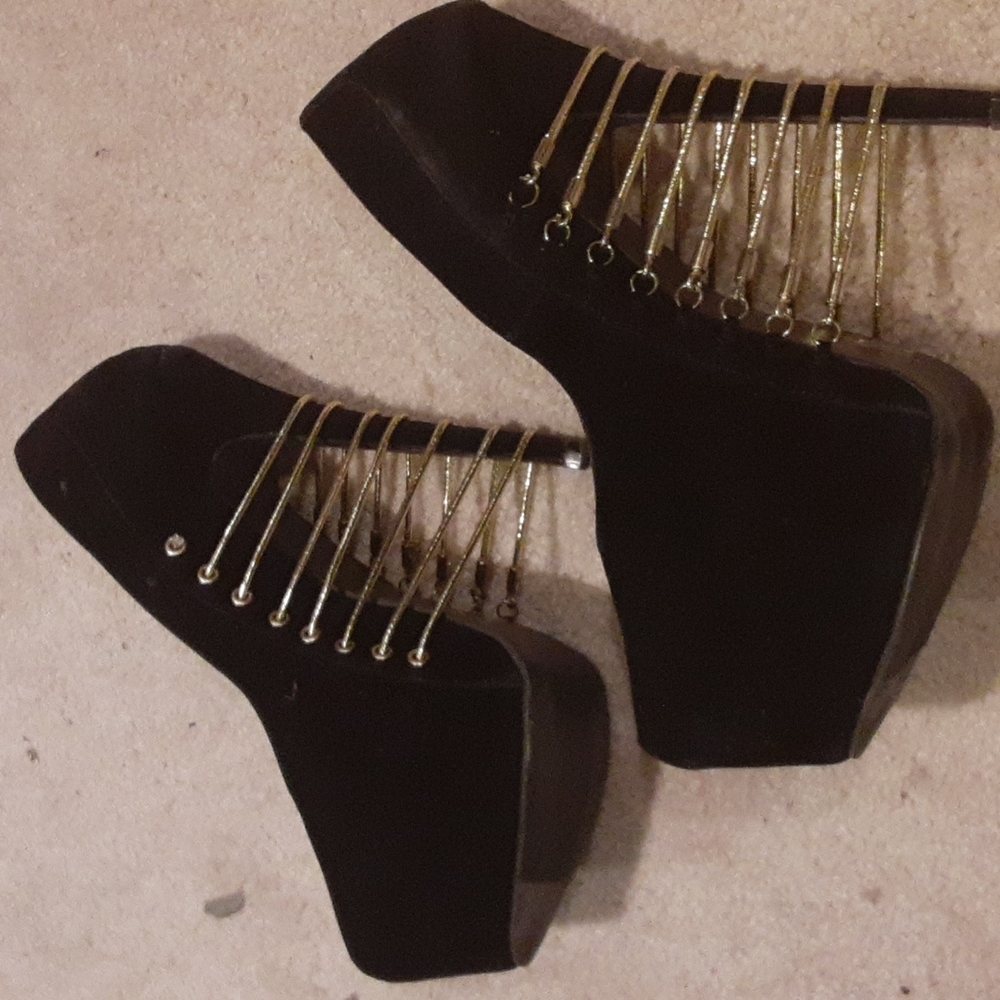 Black and gold platform heels 10